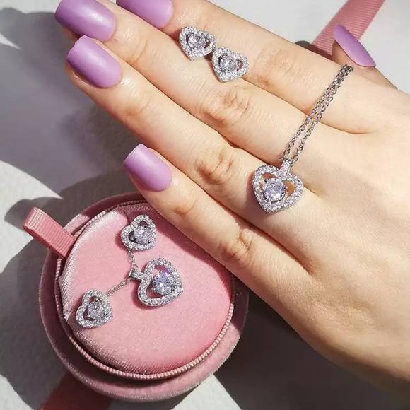 New Women’s Beautiful Diamond Earrings Necklace Set